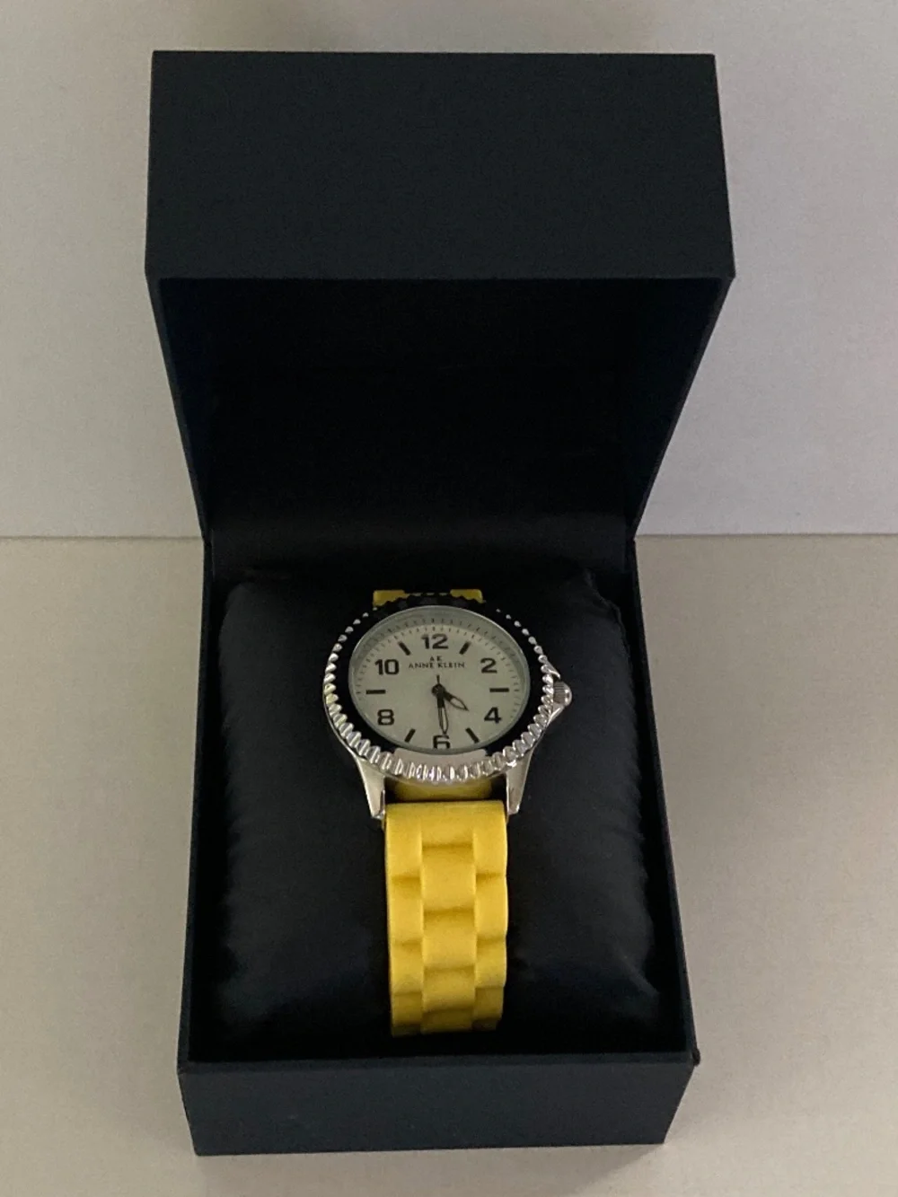 Anne Klein Silver Tone Watch/Yellow Strap/Stainless/10/9429/NIB!/NEEDS BATTERY!